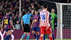 Bao giờ Barca hết thói thích ‘ăn vã’ thẻ đỏ?